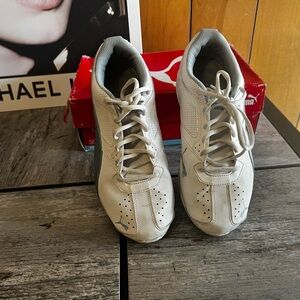 Puma Women's White and Gray Sneakers